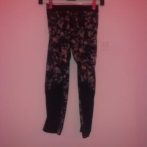 athletic women’s Nike leggings